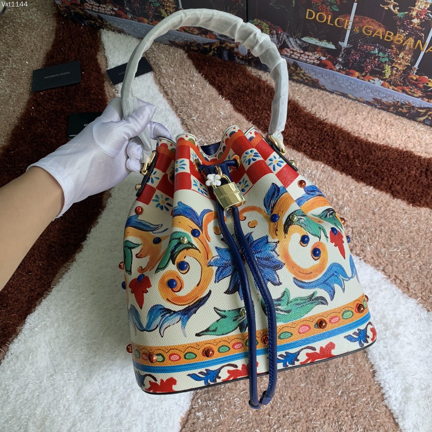 Dolce&Gabbana杜嘉班纳经典水桶包可斜挎海外代购专用品有范有气场全新包型任何搭配都可以只要有一