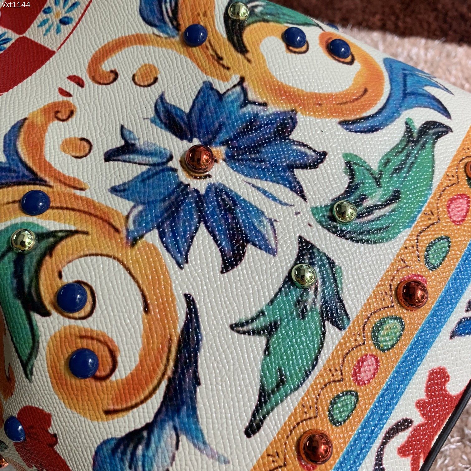 Dolce&Gabbana杜嘉班纳经典水桶包可斜挎海外代购专用品有范有气场全新包型任何搭配都可以只要有一