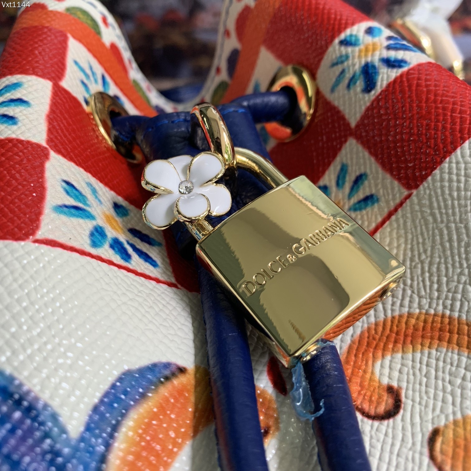 Dolce&Gabbana杜嘉班纳经典水桶包可斜挎海外代购专用品有范有气场全新包型任何搭配都可以只要有一