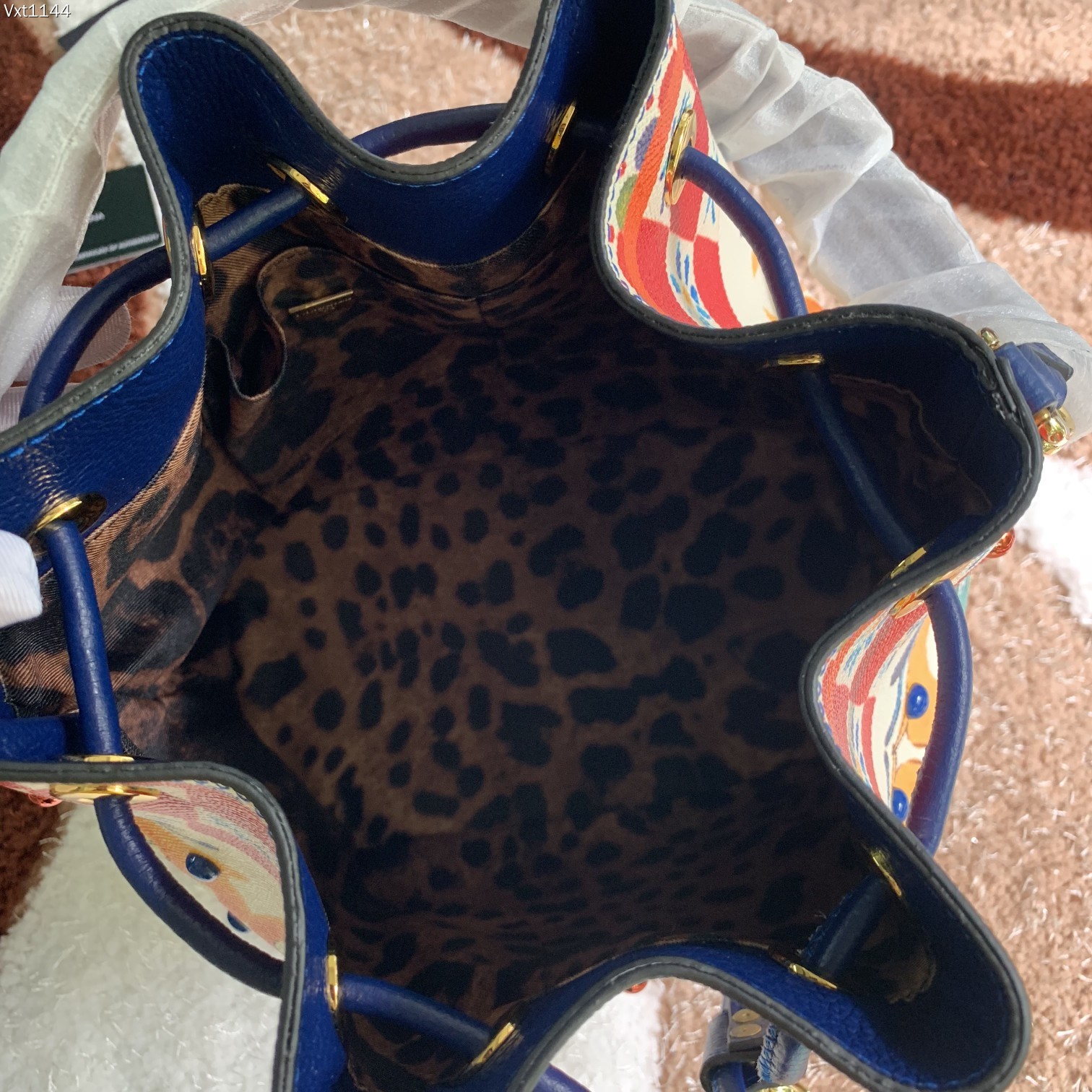 Dolce&Gabbana杜嘉班纳经典水桶包可斜挎海外代购专用品有范有气场全新包型任何搭配都可以只要有一