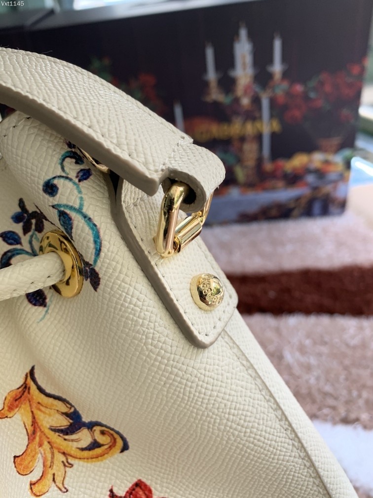 Dolce&Gabbana杜嘉班纳经典水桶包可斜挎海外代购专用品有范有气场全新包型任何搭配都可以只要有一