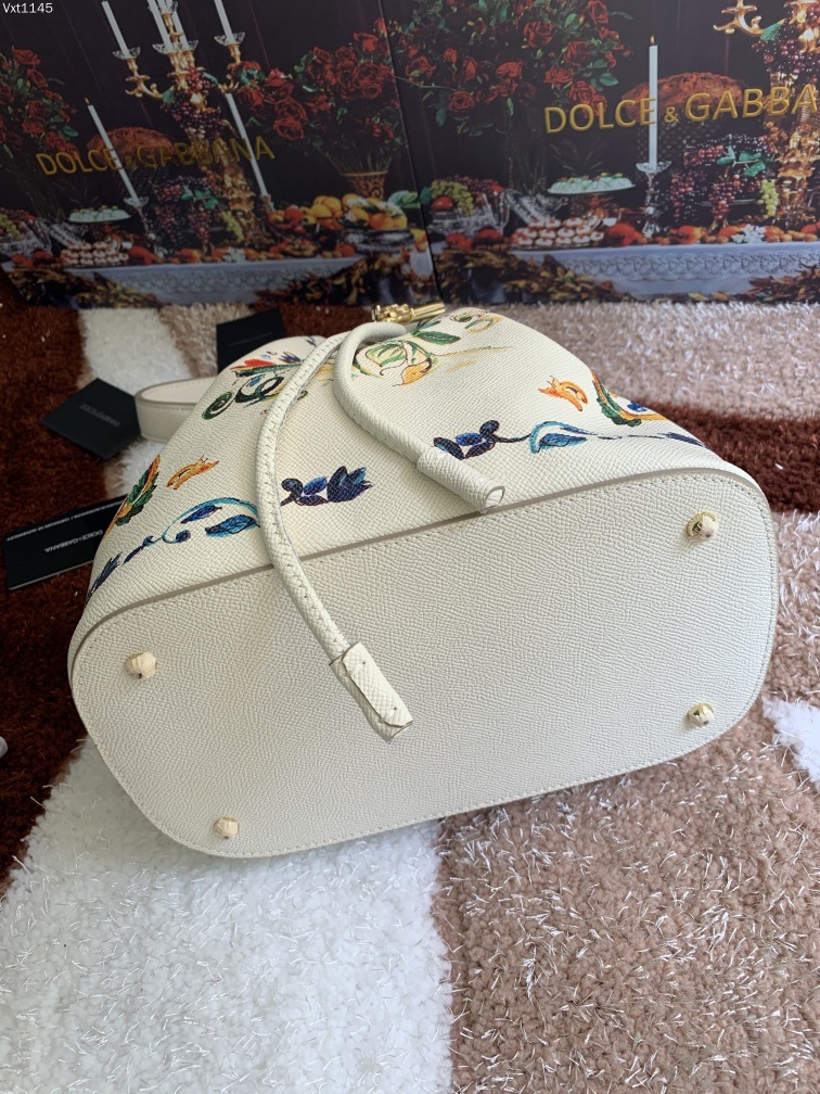Dolce&Gabbana杜嘉班纳经典水桶包可斜挎海外代购专用品有范有气场全新包型任何搭配都可以只要有一