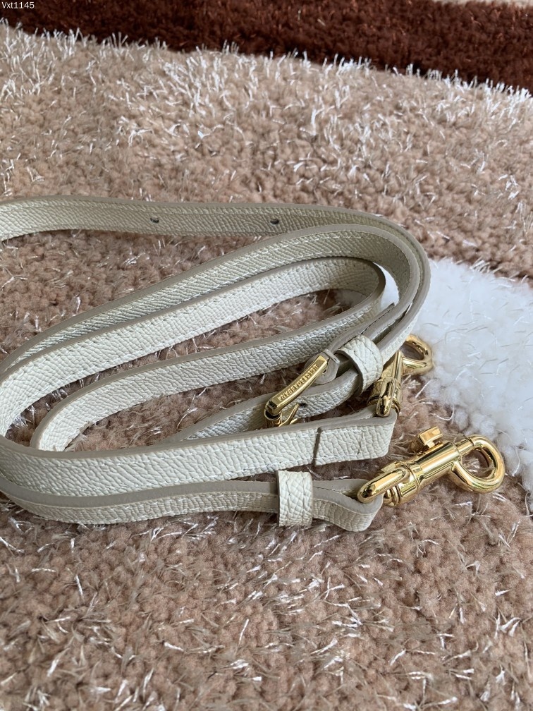 Dolce&Gabbana杜嘉班纳经典水桶包可斜挎海外代购专用品有范有气场全新包型任何搭配都可以只要有一