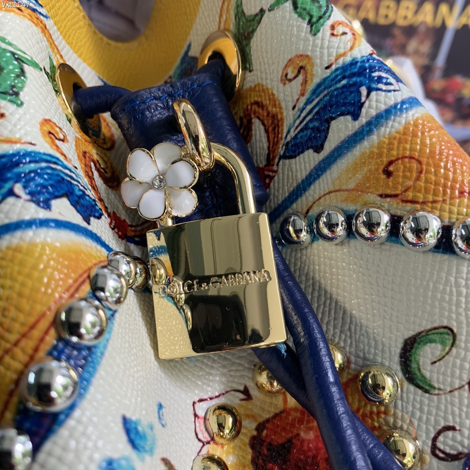 Dolce&Gabbana杜嘉班纳经典水桶包可斜挎海外代购专用品有范有气场全新包型任何搭配都可以只要有一