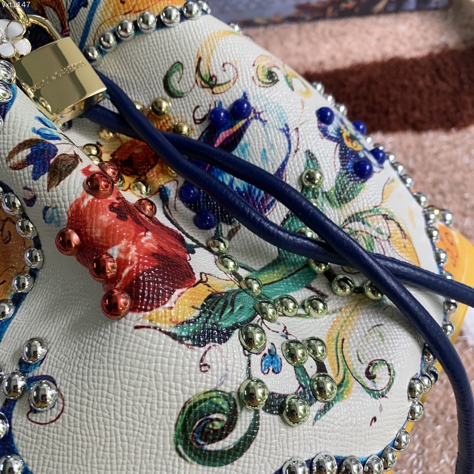 Dolce&Gabbana杜嘉班纳经典水桶包可斜挎海外代购专用品有范有气场全新包型任何搭配都可以只要有一