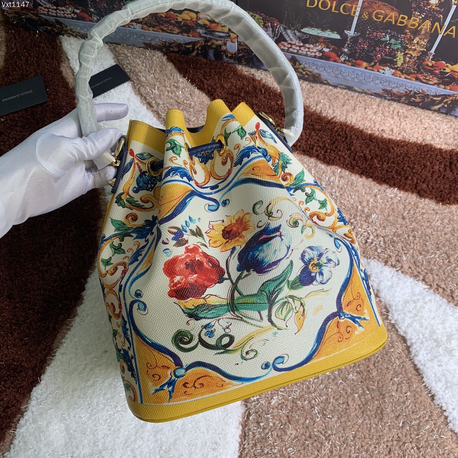 Dolce&Gabbana杜嘉班纳经典水桶包可斜挎海外代购专用品有范有气场全新包型任何搭配都可以只要有一