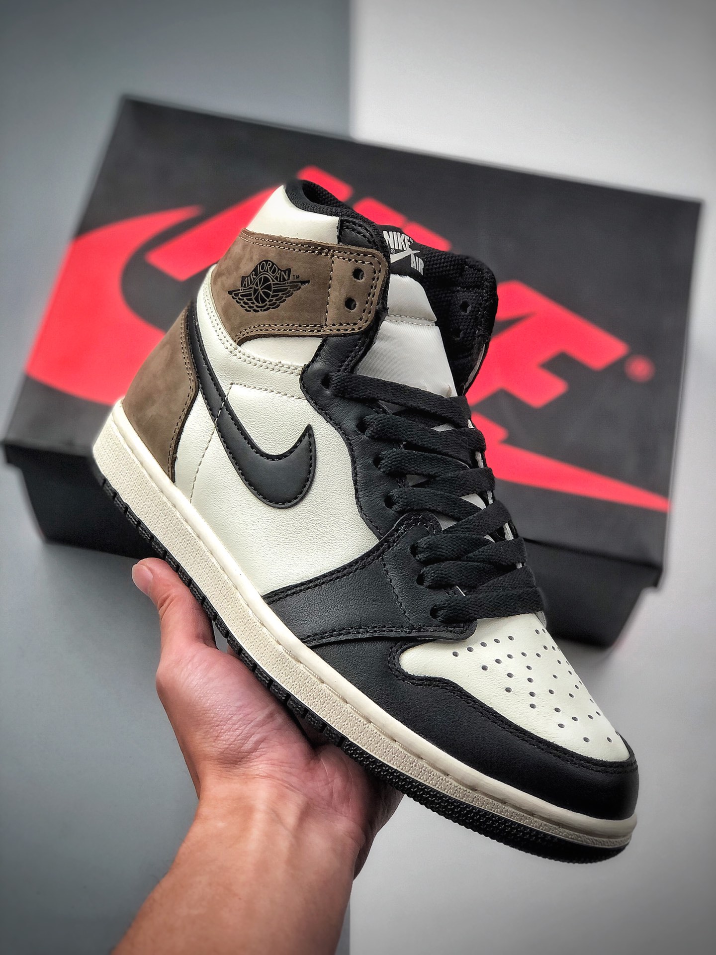 Air Jordan 1 Retro “Dark Mocha” pequeño swoosh invertido / color café moca, desarrollo completamente nuevo, comparación…