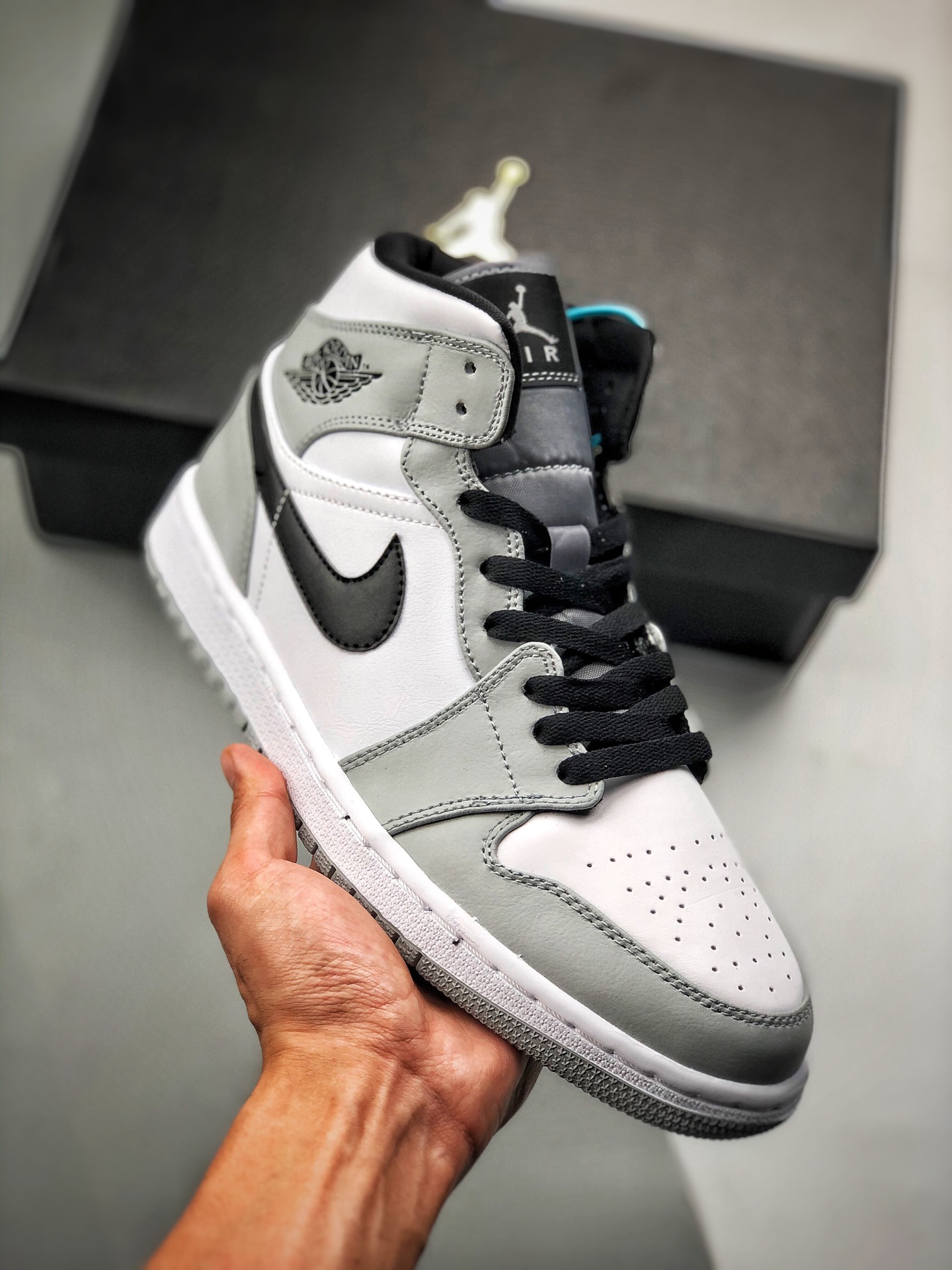 Air Jordan 1 Mid gris ahumado, serie mid, nuevo lote, suela original con molde original, cuero personalizado de fábrica…