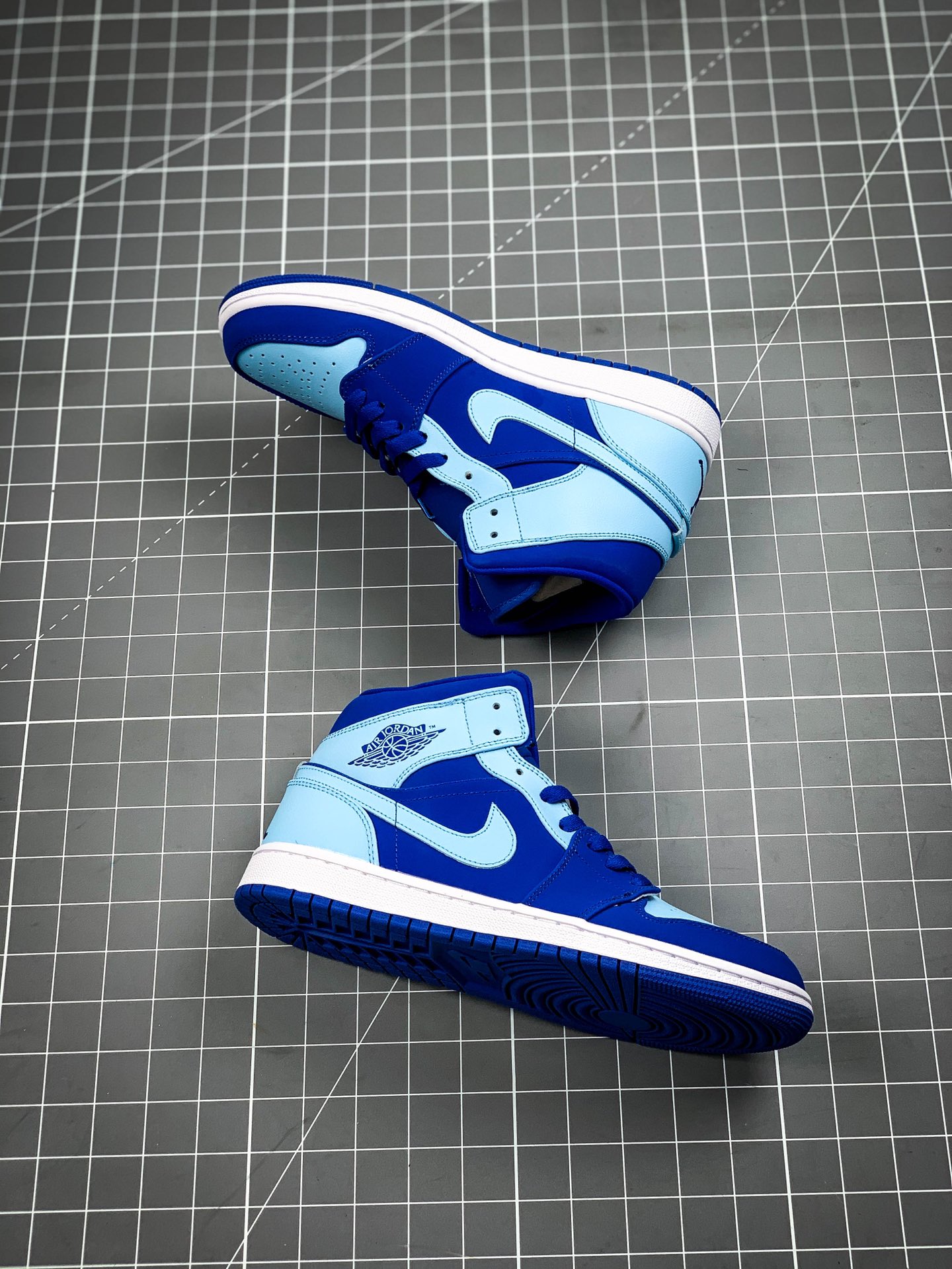 240   精工版头层乔丹Air Jordan 1 Mid CY中帮 554724-400