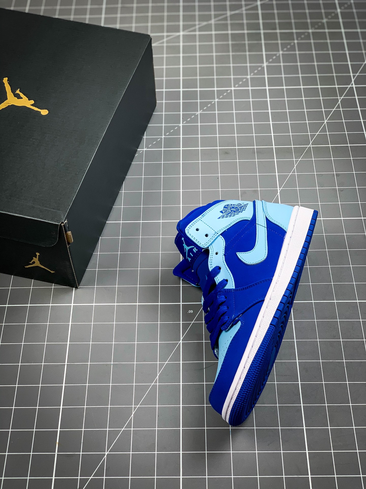 240   精工版头层乔丹Air Jordan 1 Mid CY中帮 554724-400