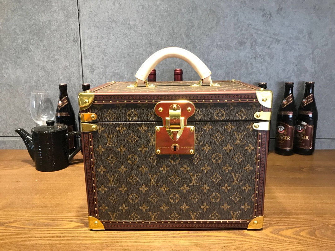 LOUIS VUITTON Luis Vuitton Al ver estas maletas duras!!!! La señora Goose solo tiene dos palabras en su corazón: "Con c…