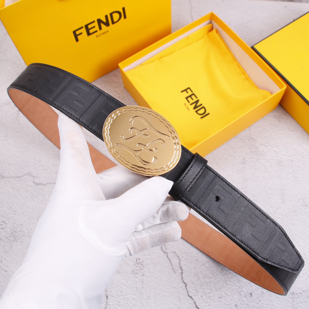 FENDI/芬迪宽35MM标志造型宽皮带进口原版小牛皮制成印有浮雕黑FF图案镀金表面金属制品完美搭配时尚