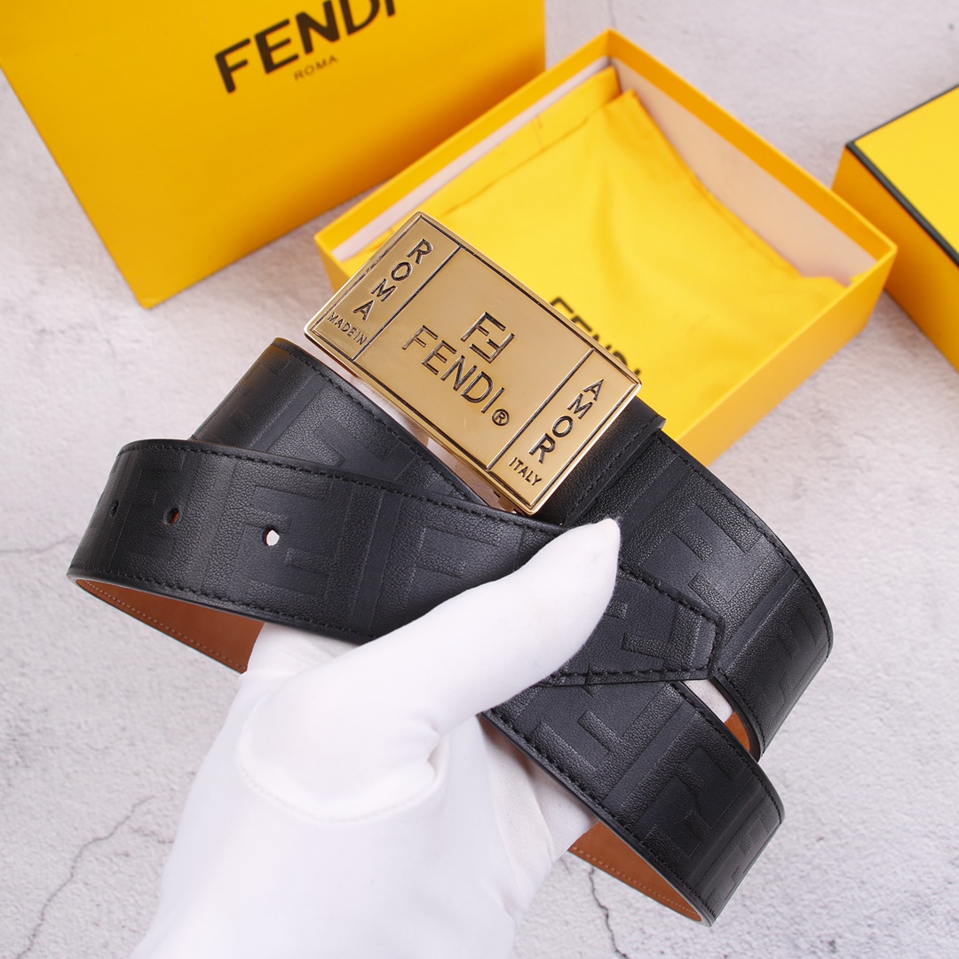 FENDI/芬迪宽35MM标志造型宽皮带进口原版小牛皮制成印有浮雕黑FF图案镀金表面金属制品完美搭配时尚