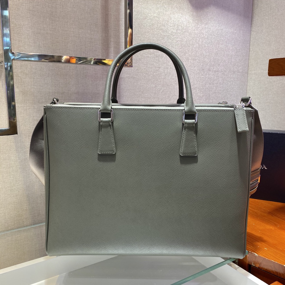 PRADA普拉达小牛皮材质男士杀手包2VG061