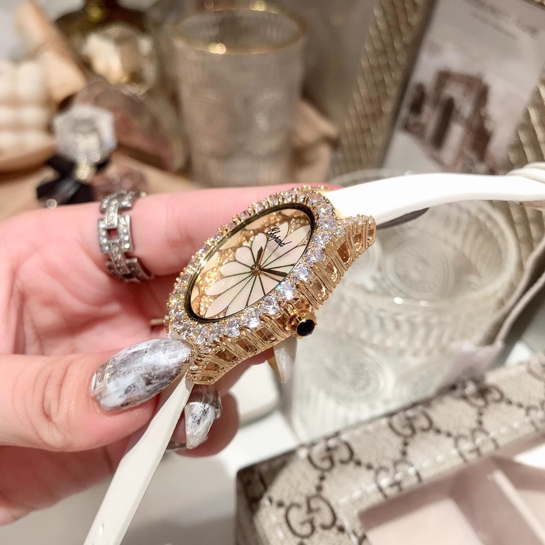 Chopard 萧邦高级珠宝系列 L'HEURE DU DIAMANT系列钻石手表 展现了珠宝镶嵌制作技艺