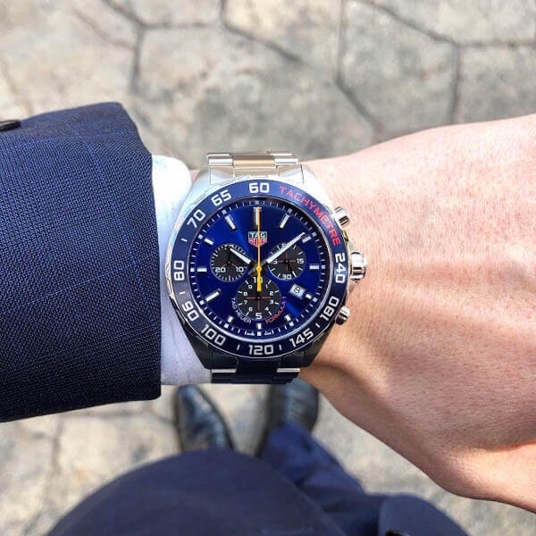 批:800 原盒:50 新款到！original Tagheuer 泰格豪雅F1系列，F1红牛队限量版，石英男士腕表 原单货！六针计时带日历！瑞士原装机芯！精钢表带表壳，蓝宝石玻璃！专柜售价一万多！～43mm表径！配专柜全套包装！