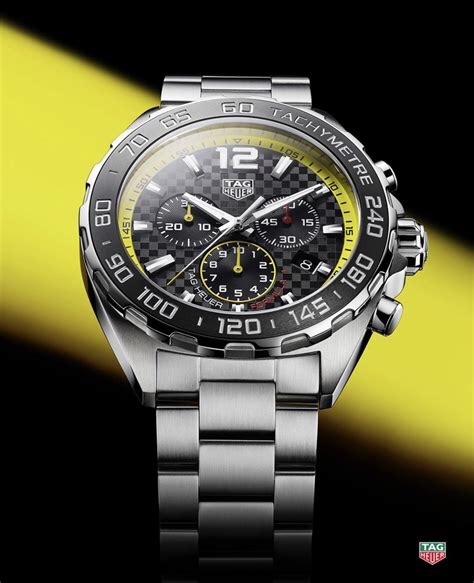 批:750 原盒:50 新款高颜值已上线！original Tagheuer 泰格豪雅F1系列，石英男士腕表 原单货！表面立体裁制，六针计时带日历！瑞士原装机芯！精钢表带表壳，蓝宝石玻璃！专柜售价一万多！帅气逼人～43mm表径！配专柜全套包装！