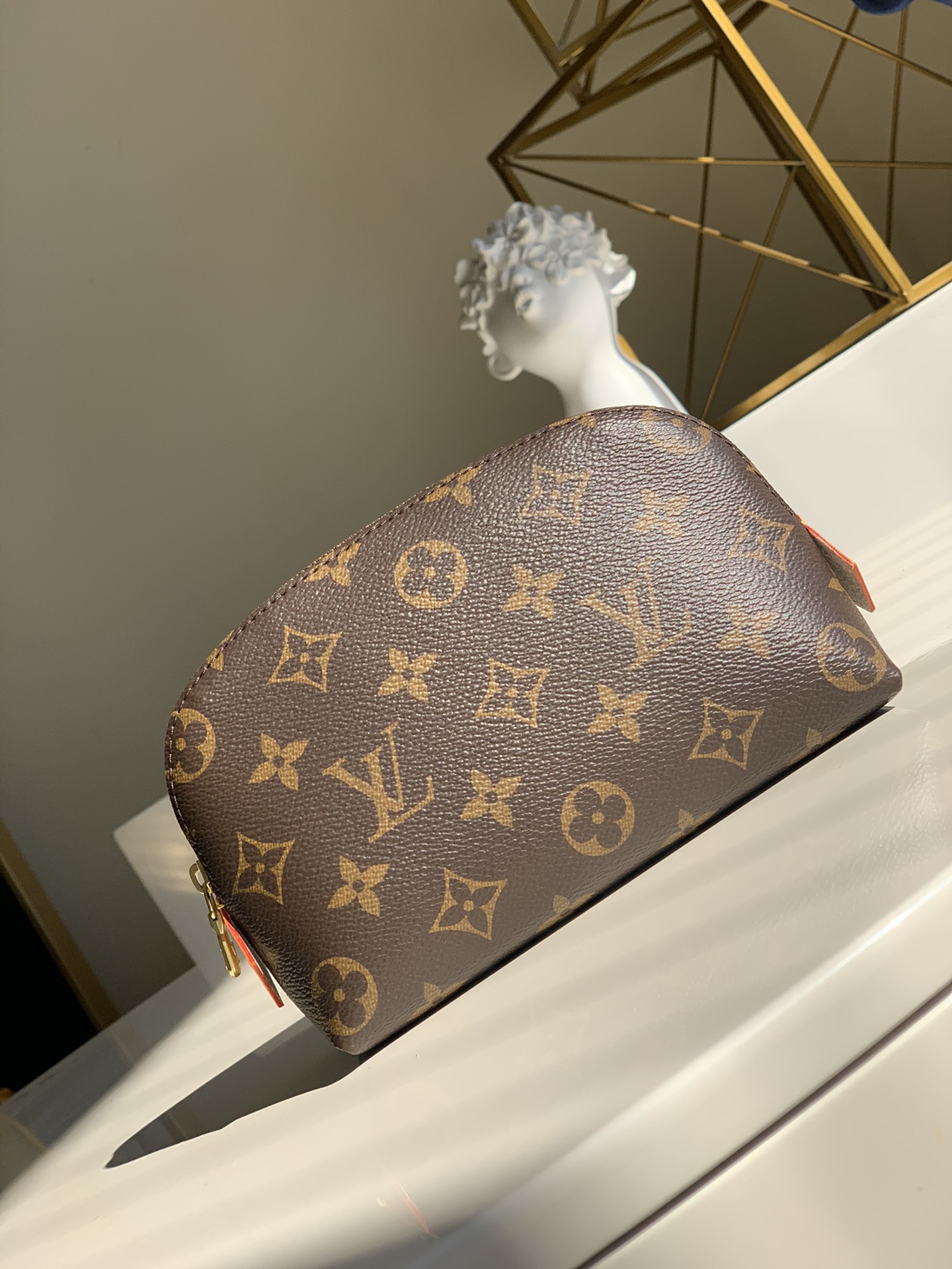 NO:396702,【Exclusive real shot M47515】FL factory produces a full set of super high-quality packaging, no bragging, no fooling, high-definition real shot, regardless of quality, hardware, fabric, handicrafts, oil edges, lines, details, quality control, professional QC controls quality, the entire set of super high-quality packaging is unified with authentic products. Size: 17-12-6cm Y.,LV [original leather], louis vuitton19860909【独家实拍M47515】FL厂出品配全套超精品包装 不吹牛 不忽悠 高清细节实拍 无论品质、五金、面料、手工、油边、线、 细节品质管控,专业QC把控质量、整套超精品包装与正品统一 尺寸:17-12-6cm Y.,LV【原厂皮】,louis vuitton,Bag