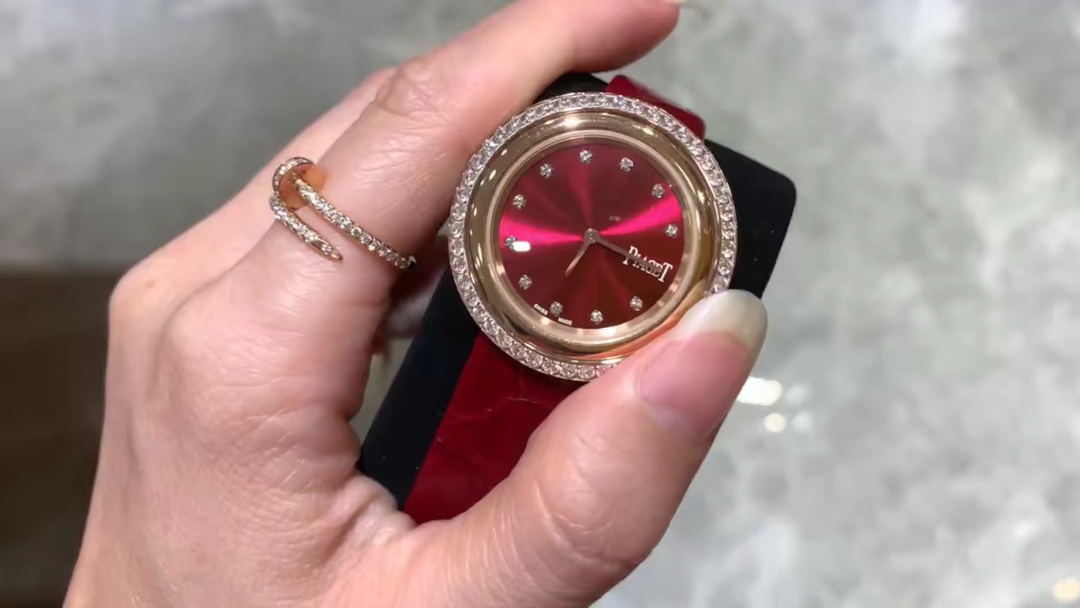 Piaget 伯爵这款红色视频终于出来了 鼓掌