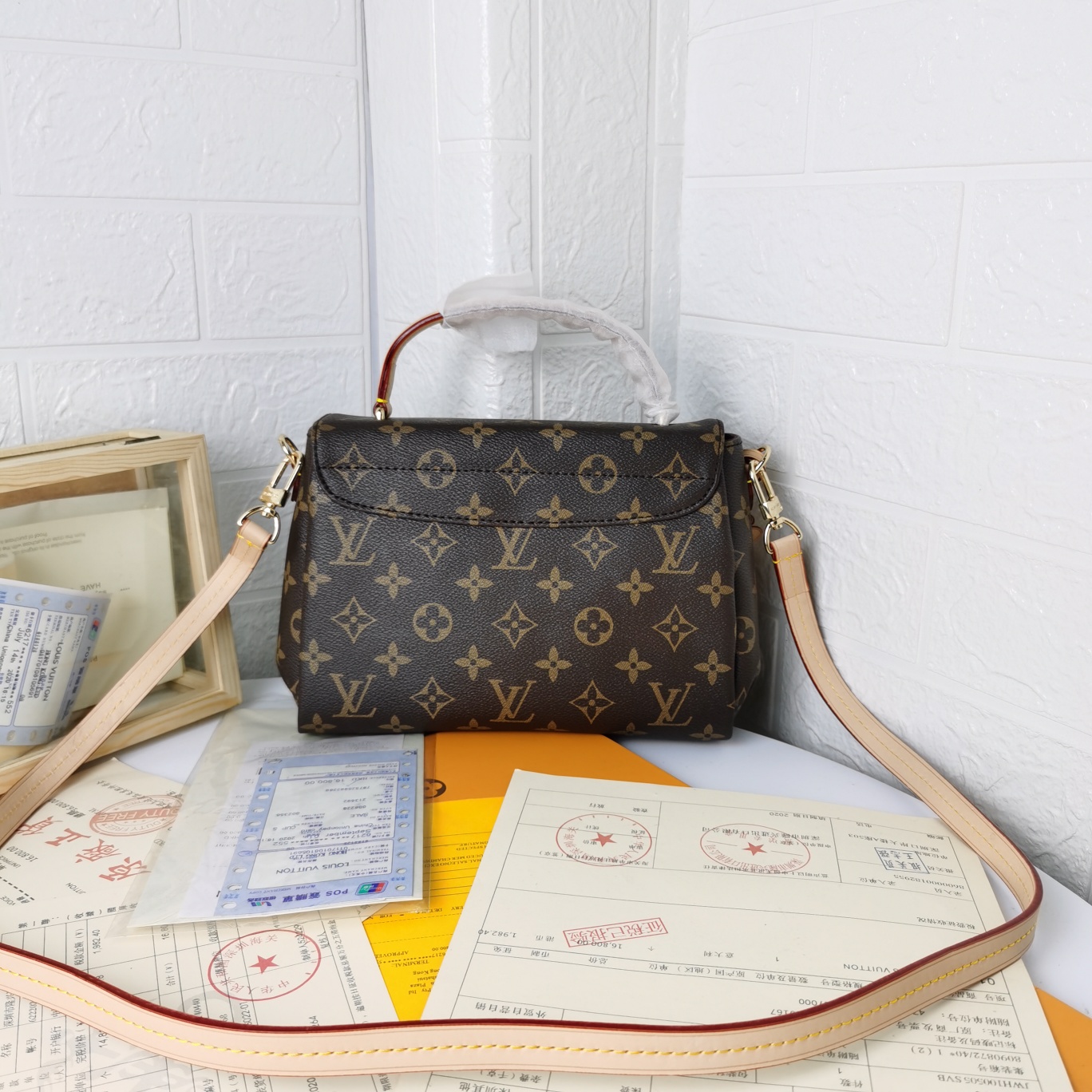 スタイリッシュなCroisette手袋 - 多機能デザイン