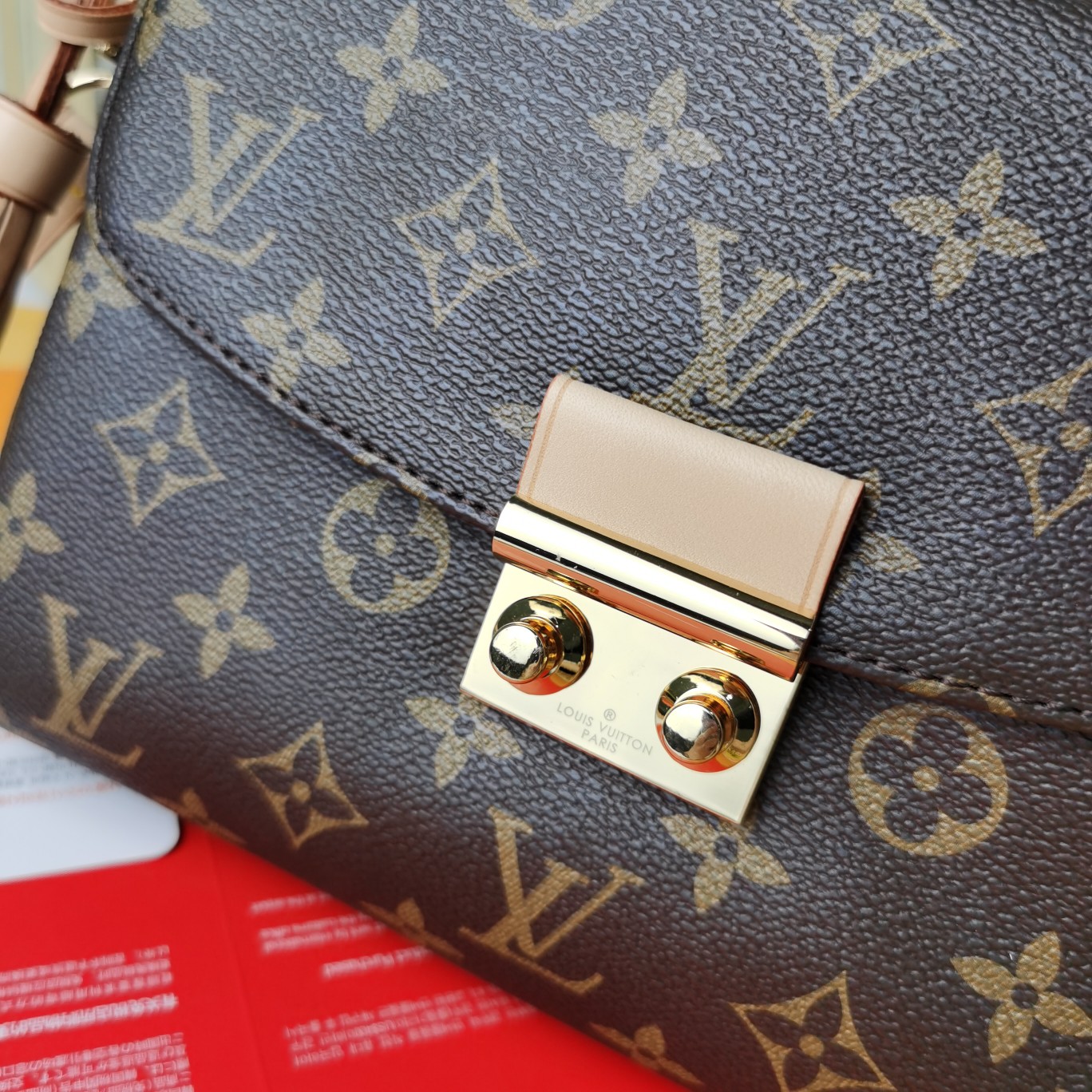 スタイリッシュなCroisette手袋 - 多機能デザイン