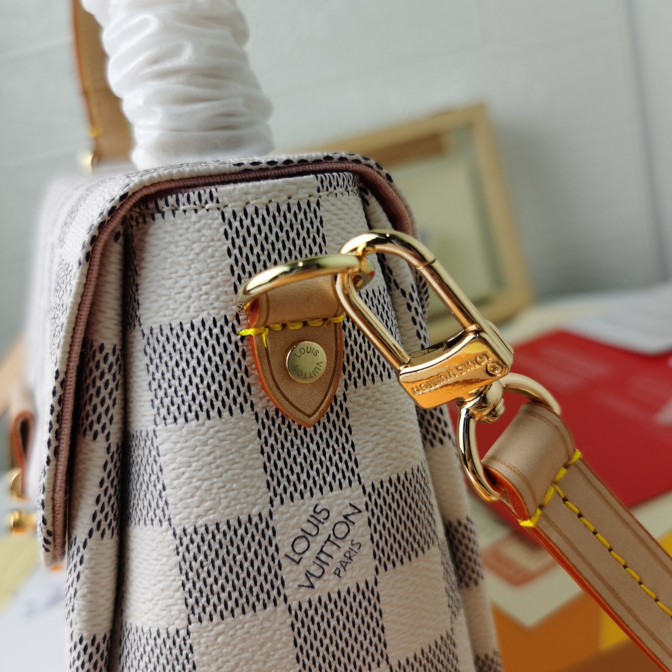 スタイリッシュなCroisette手袋 - 多機能でエレガント