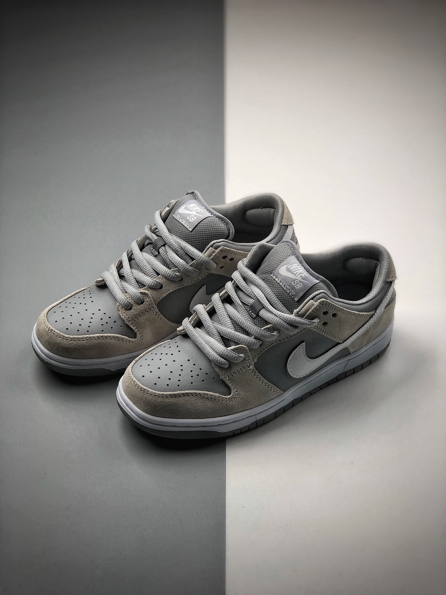 180  Nike SB Dunk Low Summit White Wolf Grey TRD北极狐灰 滑板鞋 AR0778-110