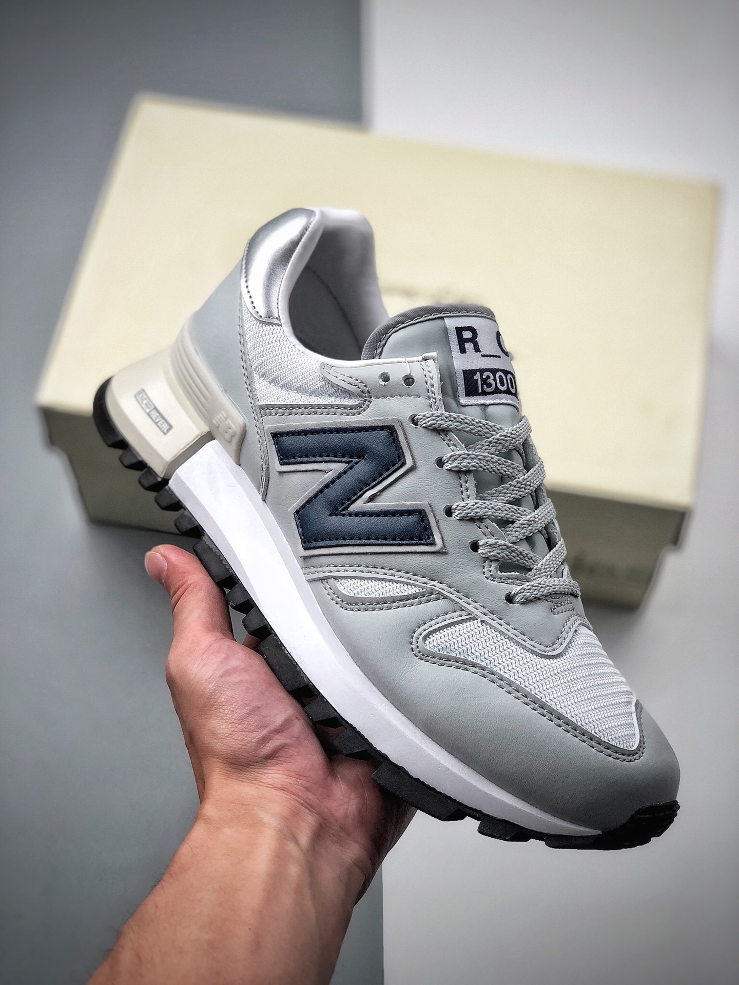 230 COMME des GARCONS HOMME x New Balance 1300 系列