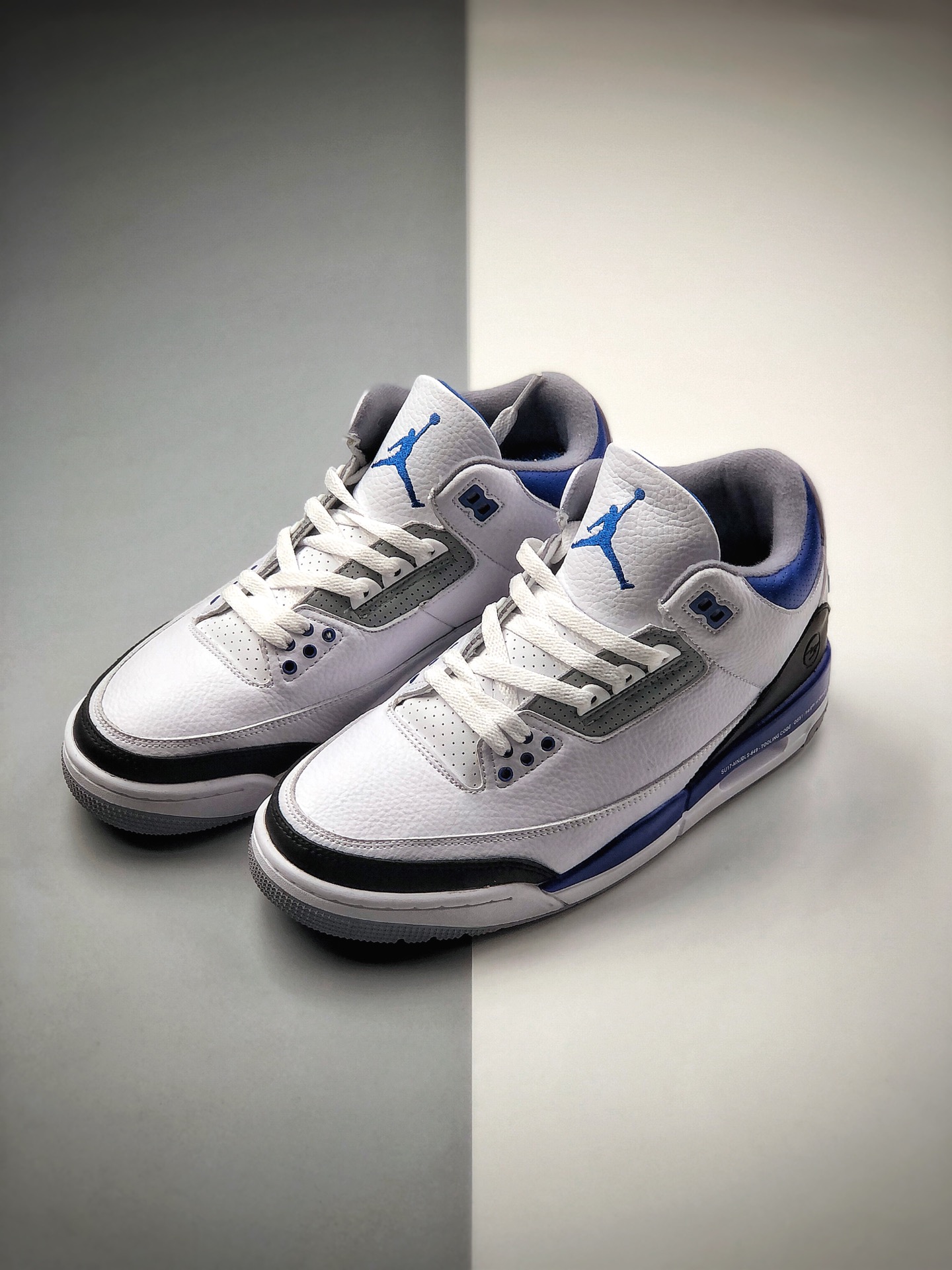240 AJ3 UNC BLUE AJ3 Retor Valor CT8532-104