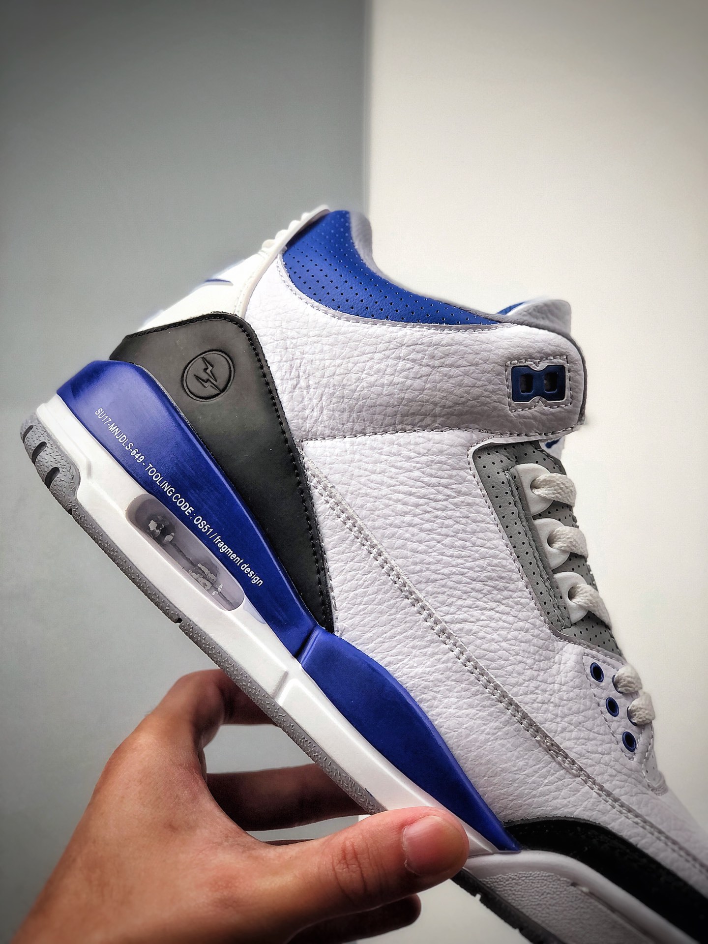 240 AJ3 UNC BLUE AJ3 Retor Valor CT8532-104