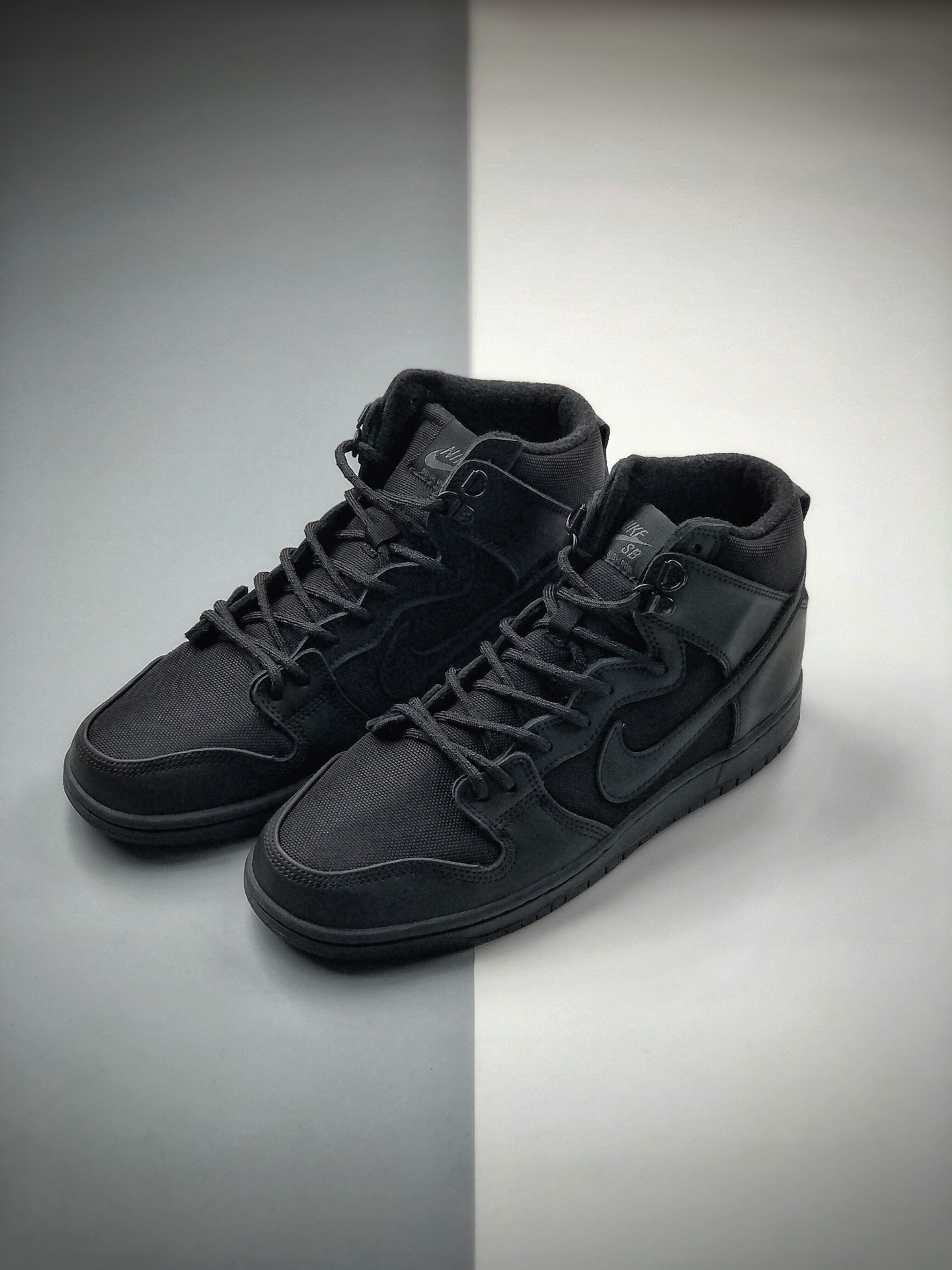 260  Nike SB Zoom Dunk HI Pro Bota 黑魂 黑武士真标正品原盒，鞋垫Zoom加持   官方货号：923110-001