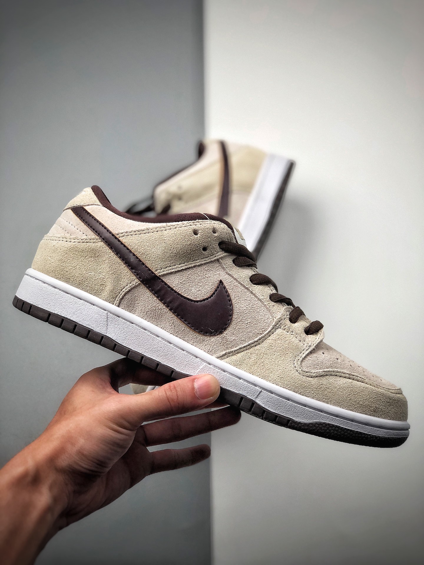 240  Nike SB Dunk Low Pro 低帮休闲运动滑板鞋  货号：BQ6817-004