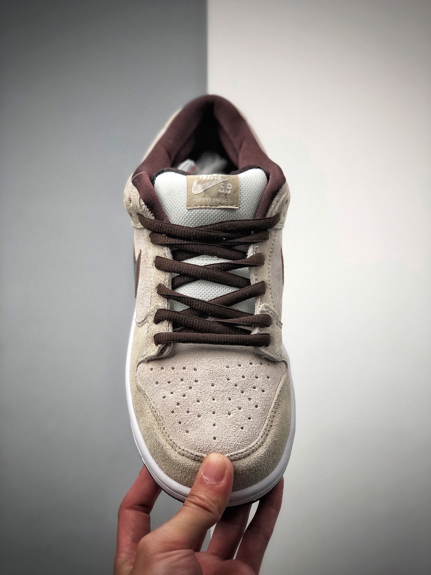 240  Nike SB Dunk Low Pro 低帮休闲运动滑板鞋  货号：BQ6817-004