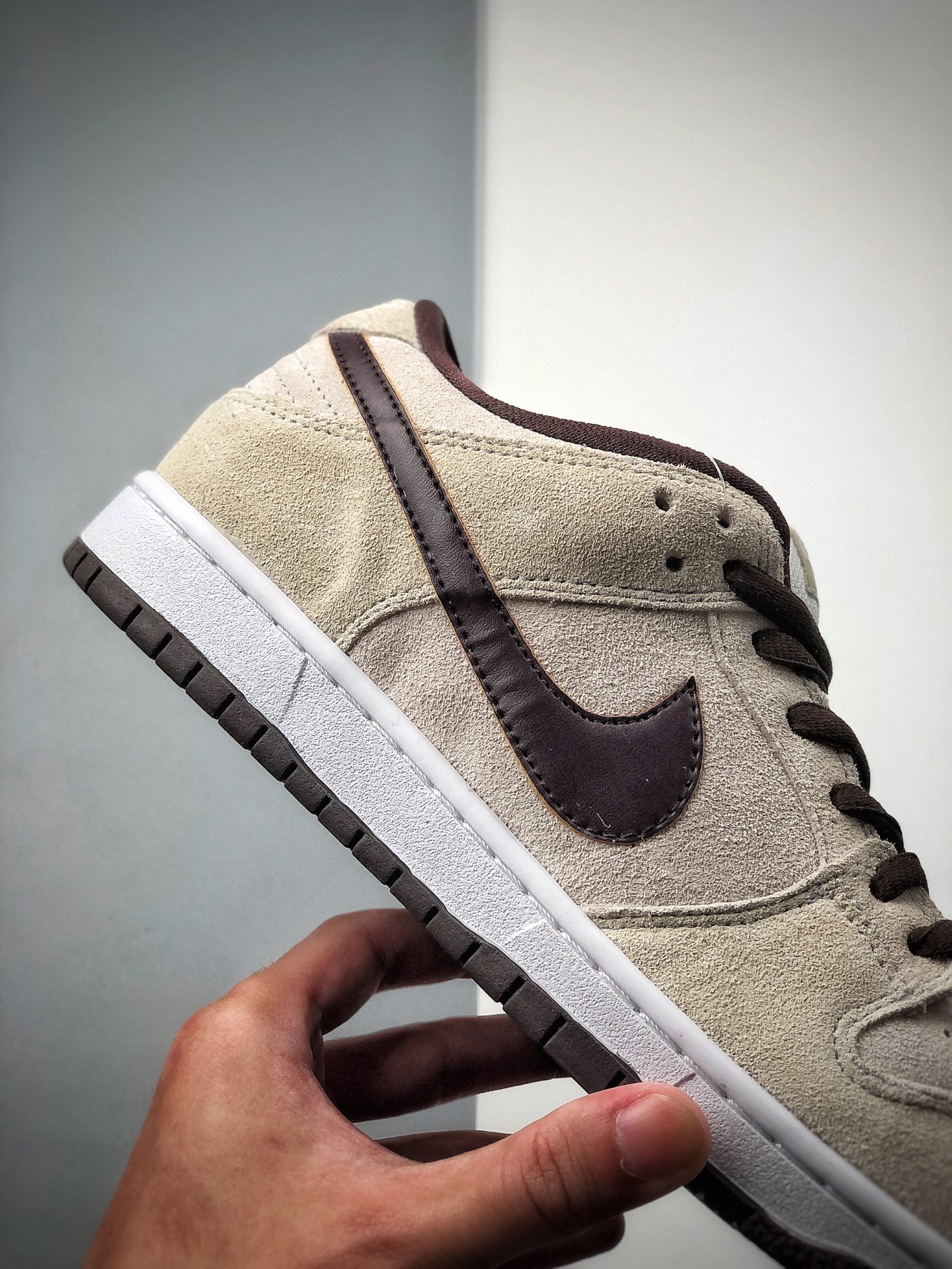 240  Nike SB Dunk Low Pro 低帮休闲运动滑板鞋  货号：BQ6817-004