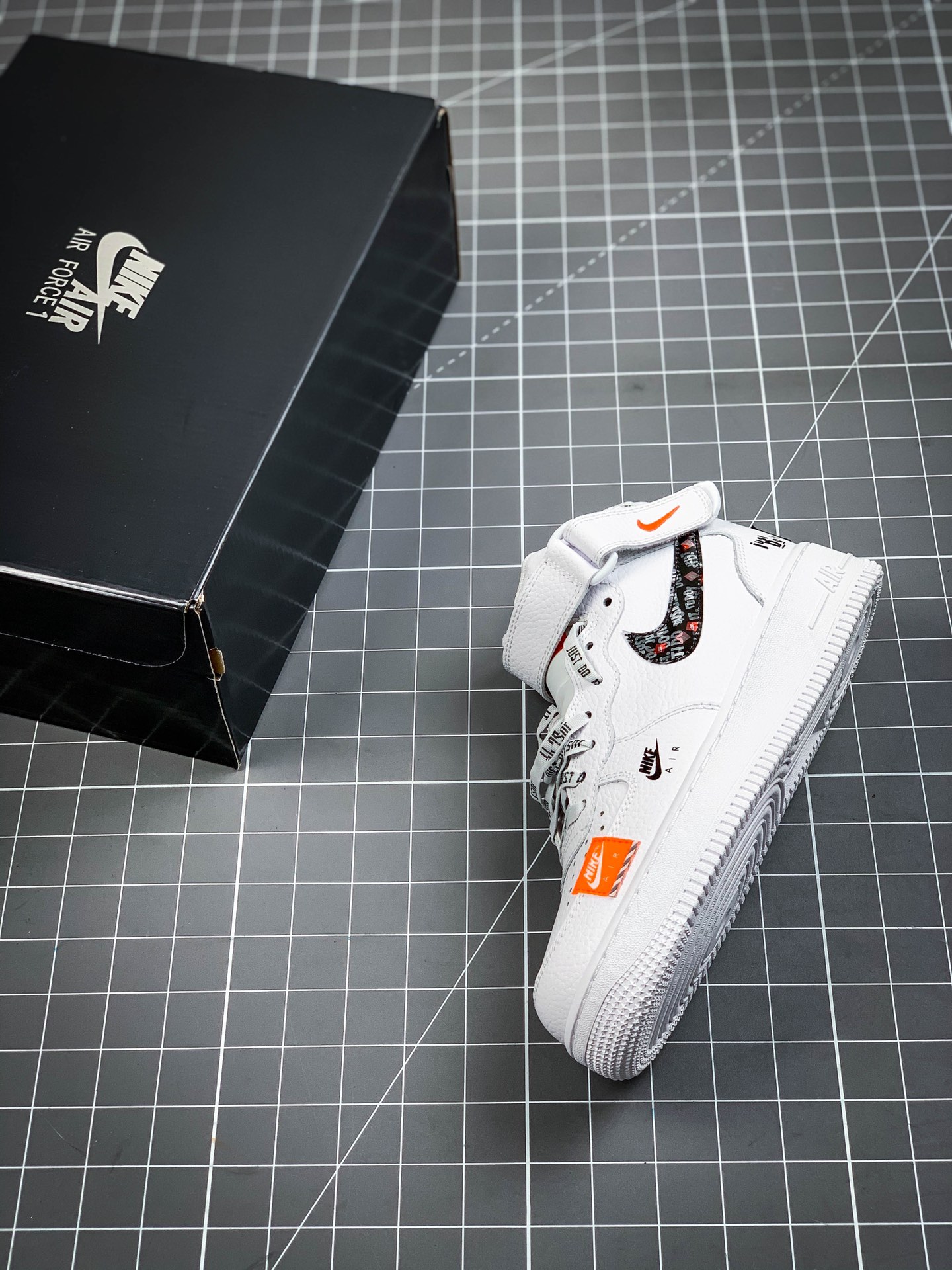 220 公司级头三层方联名 Nike Air Force 1 Mid 耐克空军一中号帮系列 BQ6474-100