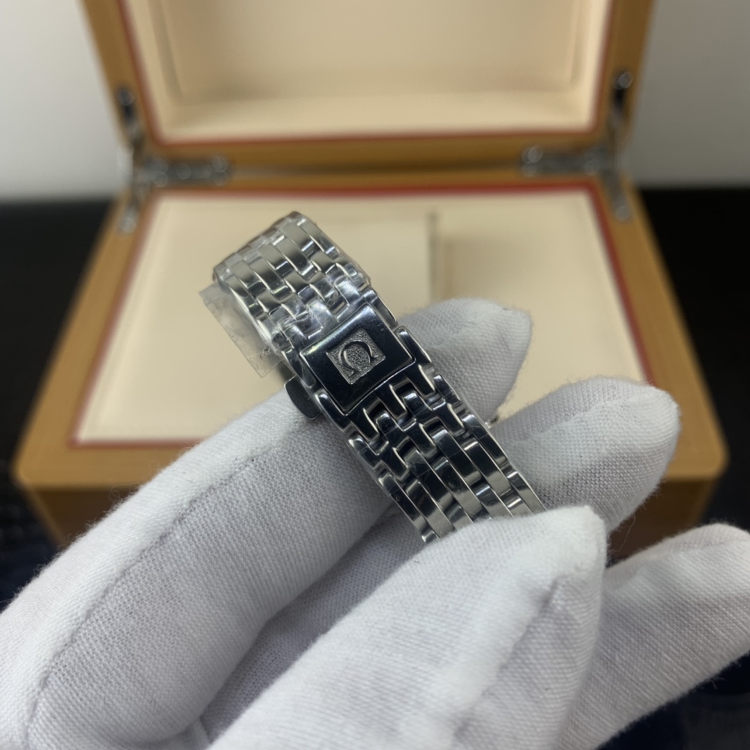 Omega 皇家 欧米茄蝶飞系列轨道纹路女表