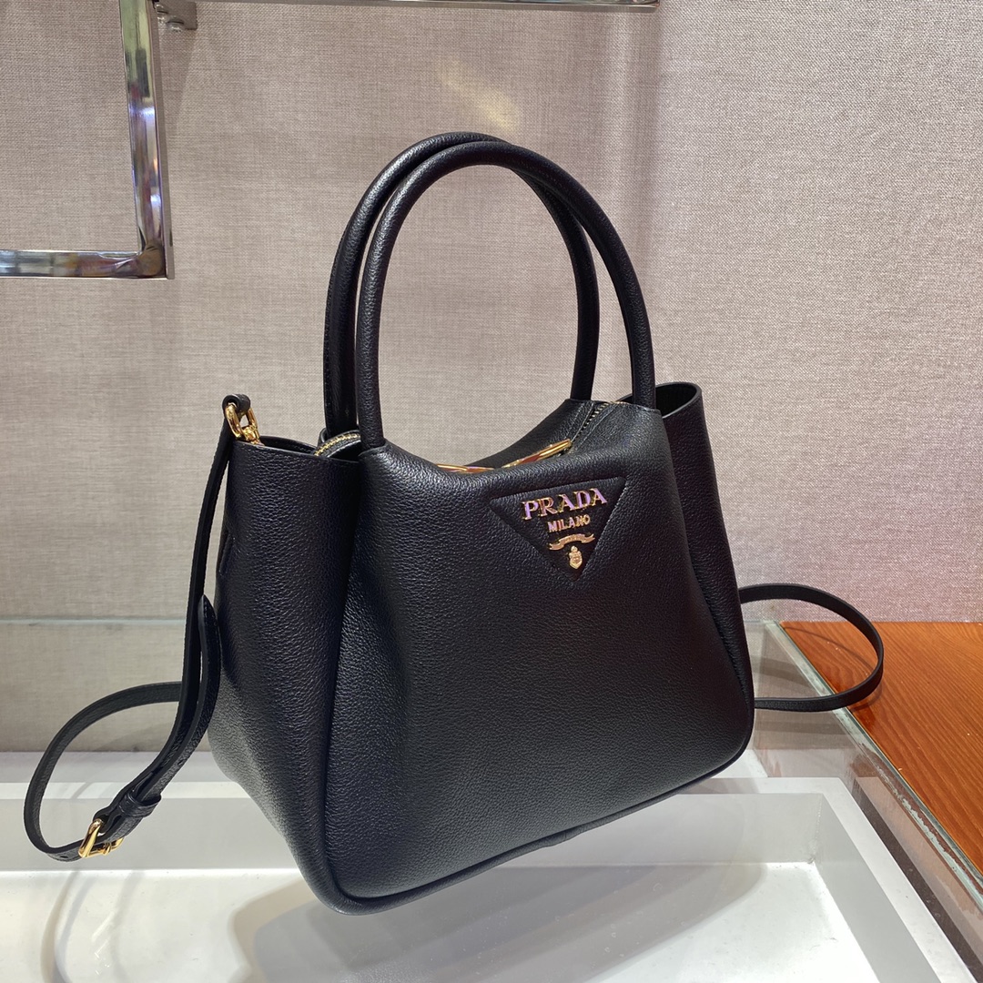 PRADA普拉达柔软鹿皮手提包1BC145