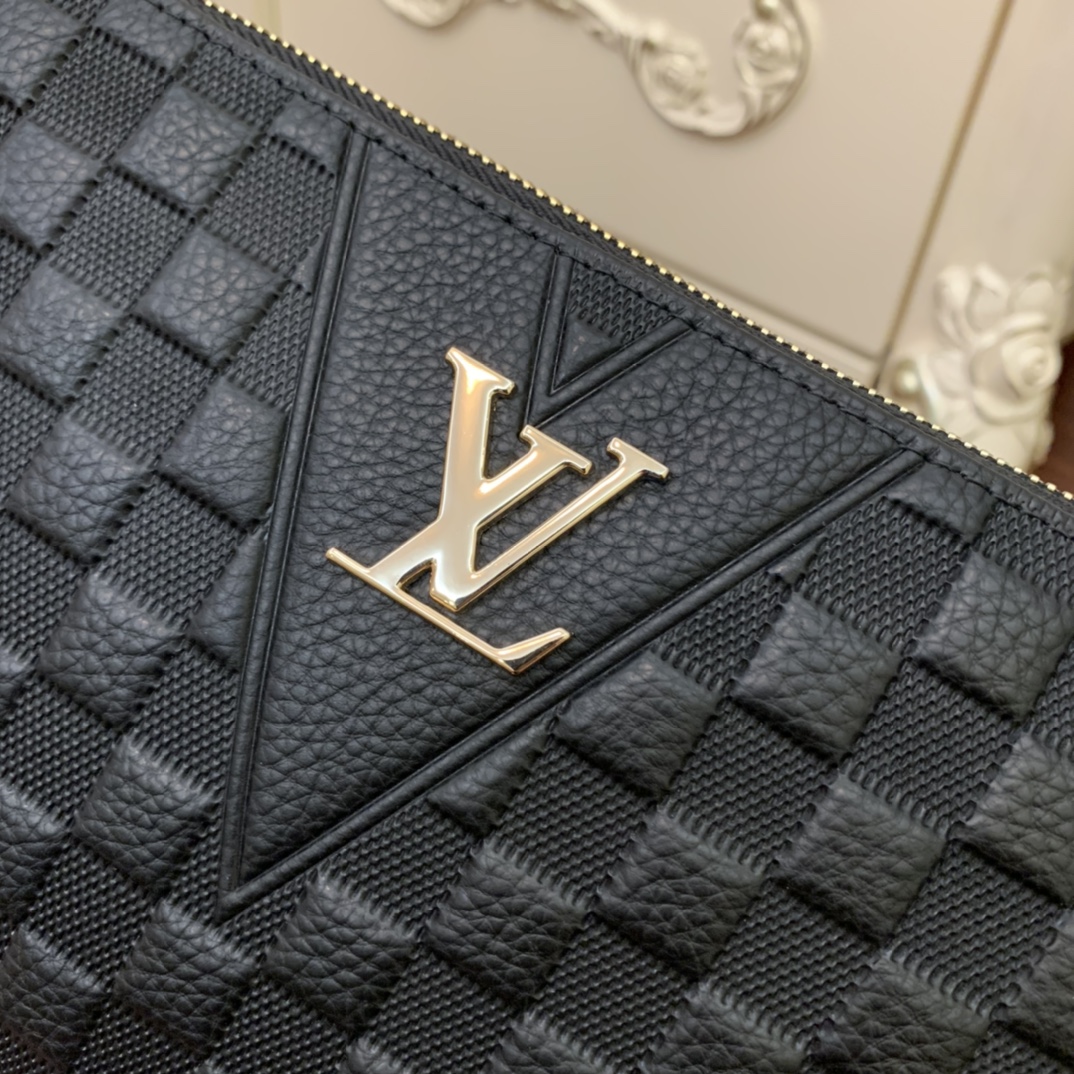 🅿280 配送盒子 LV新品 ✂奢華 。男士手包双拉，精選皮料中的鉑金-高檔进口牛皮，進口牛皮內襯設計🐮均勻的走線[閃電