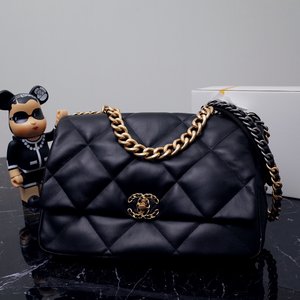 Chanel Classic Flap Bag Crossbody & Shoulder Bags mirror copy luxury Sheepskin Fall/Winter Collection Chains