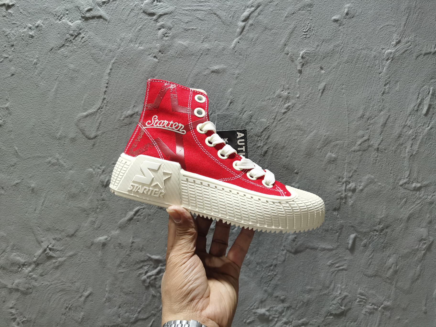 🈴️ ❗️主图集合图❗️
♨️价格：140
♨️码数：👉 如图所示👈 
♨️简介：出货：独家出货 公司级 真标STARTER新款潮流低帮增高运动男女情侣款复古休闲鞋帆布鞋 35 36 36.5 37.5 38 38.5 39 40 40.5 41 42 42.5 43 44