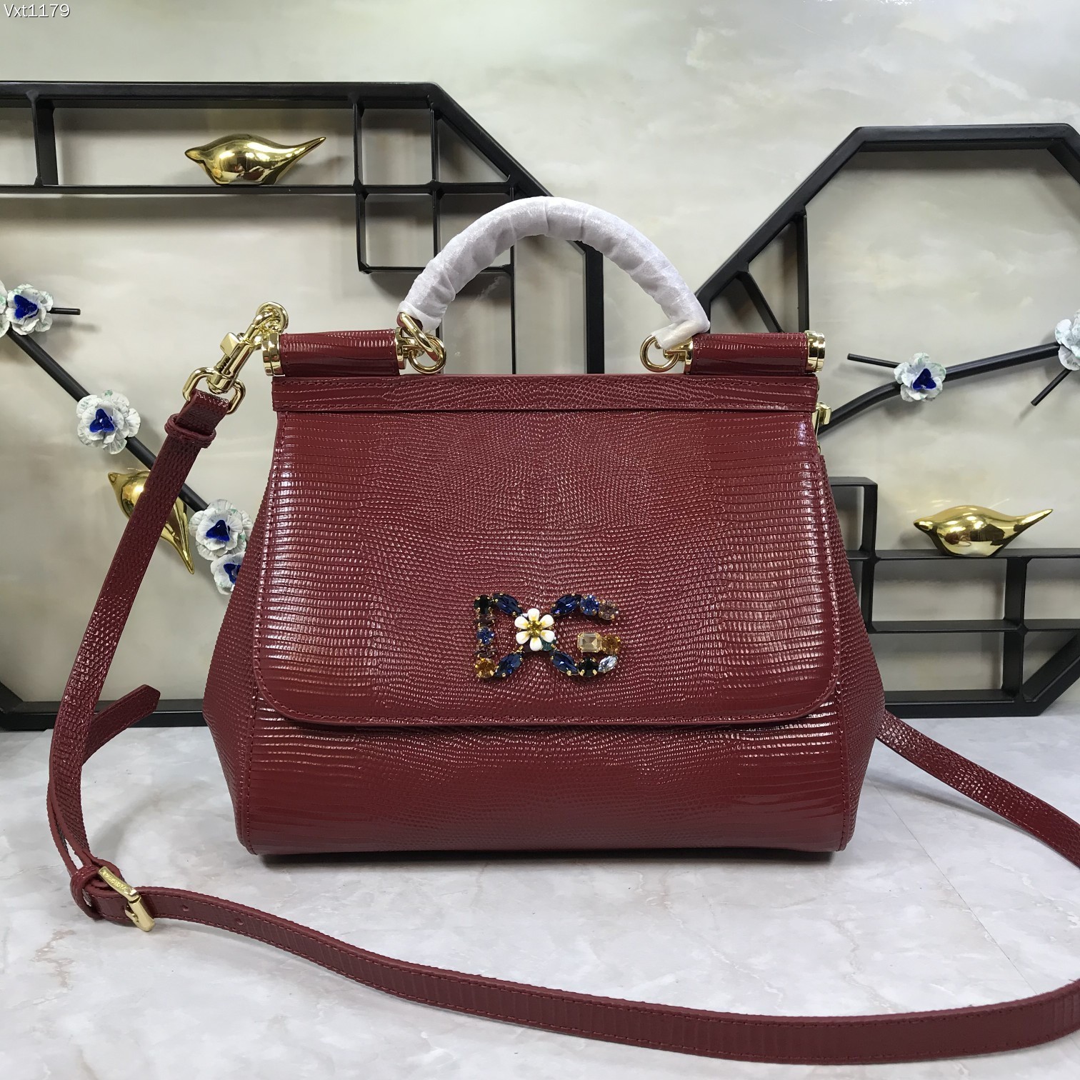 中号Dolce&Gabbana杜嘉班纳彩钻蜥蜴纹斜挎包原单完美袋形进口头层蜥蜴纹牛皮定制真空高电镀五金百
