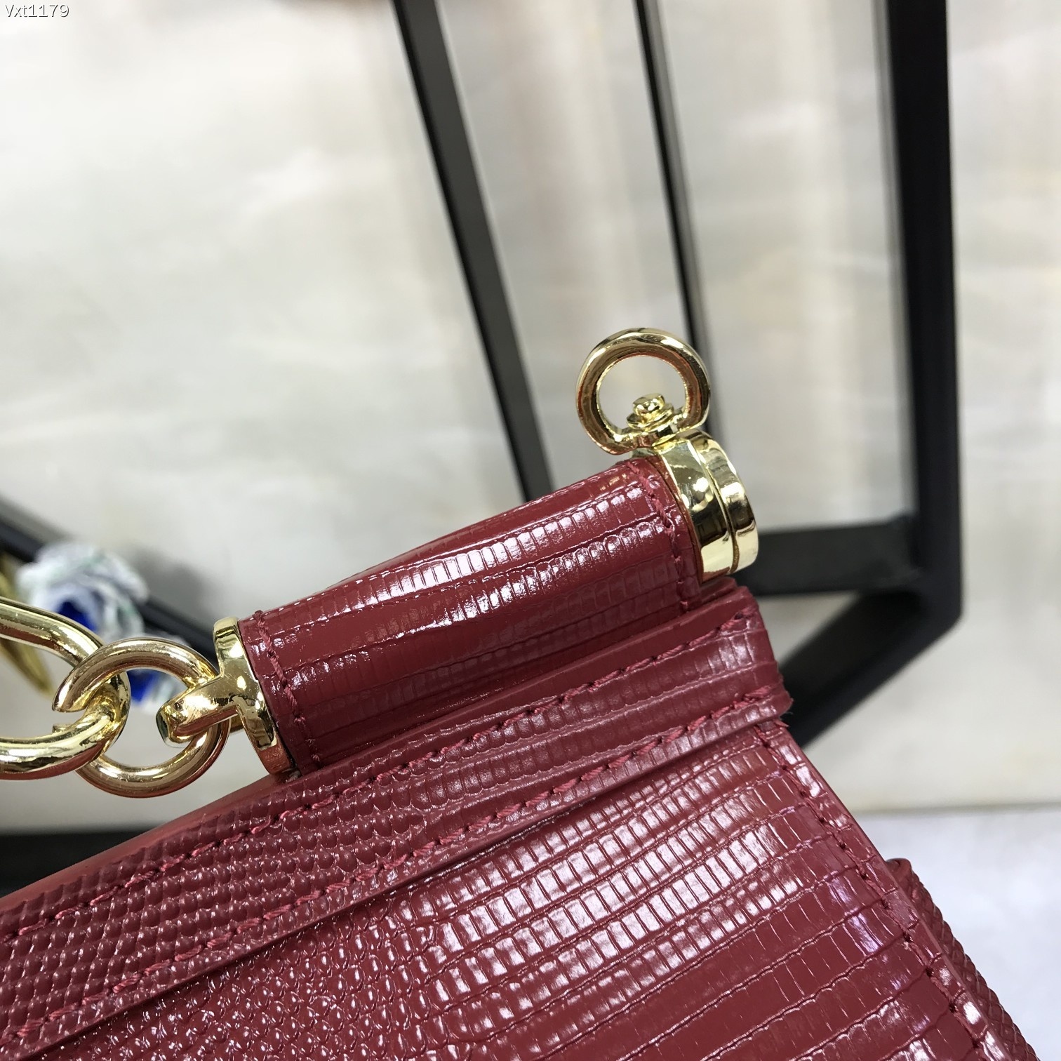 中号Dolce&Gabbana杜嘉班纳彩钻蜥蜴纹斜挎包原单完美袋形进口头层蜥蜴纹牛皮定制真空高电镀五金百