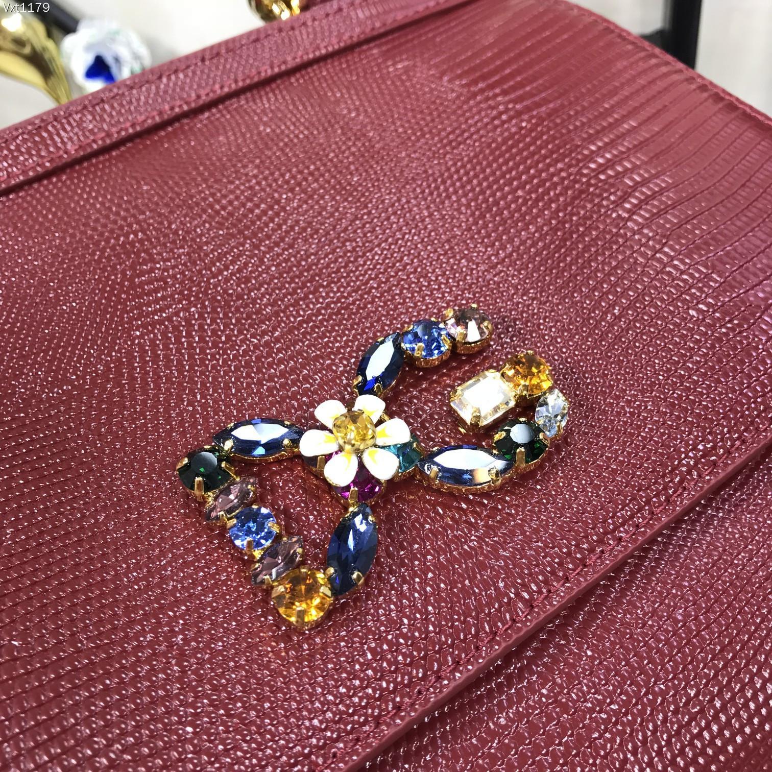 中号Dolce&Gabbana杜嘉班纳彩钻蜥蜴纹斜挎包原单完美袋形进口头层蜥蜴纹牛皮定制真空高电镀五金百