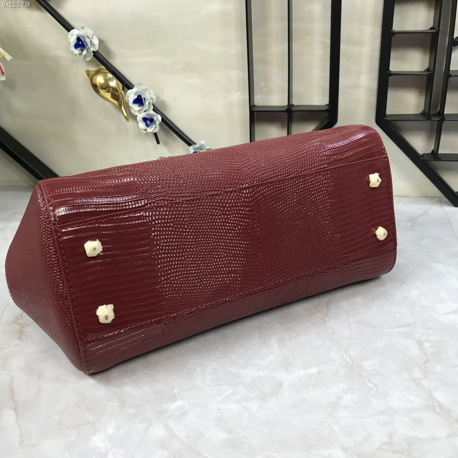 中号Dolce&Gabbana杜嘉班纳彩钻蜥蜴纹斜挎包原单完美袋形进口头层蜥蜴纹牛皮定制真空高电镀五金百