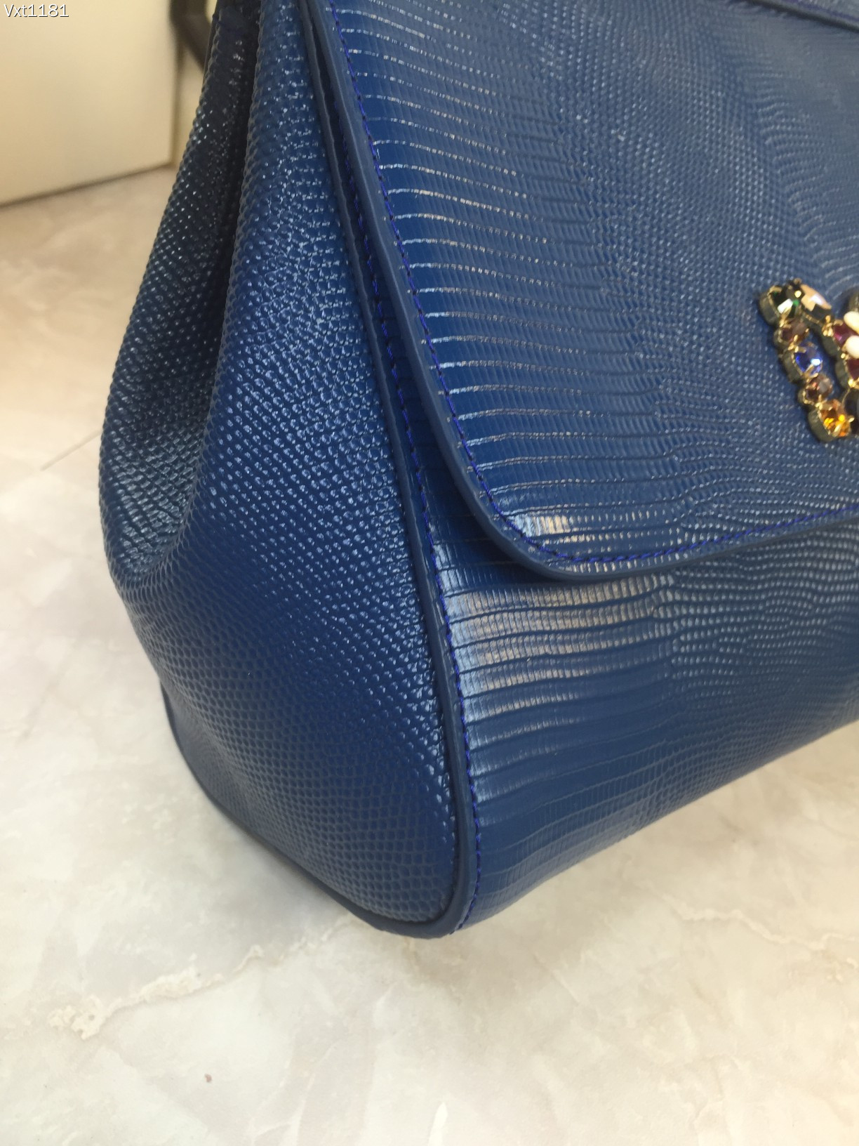 中号Dolce&Gabbana杜嘉班纳彩钻蜥蜴纹斜挎包原单完美袋形进口头层蜥蜴纹牛皮定制真空高电镀五金百