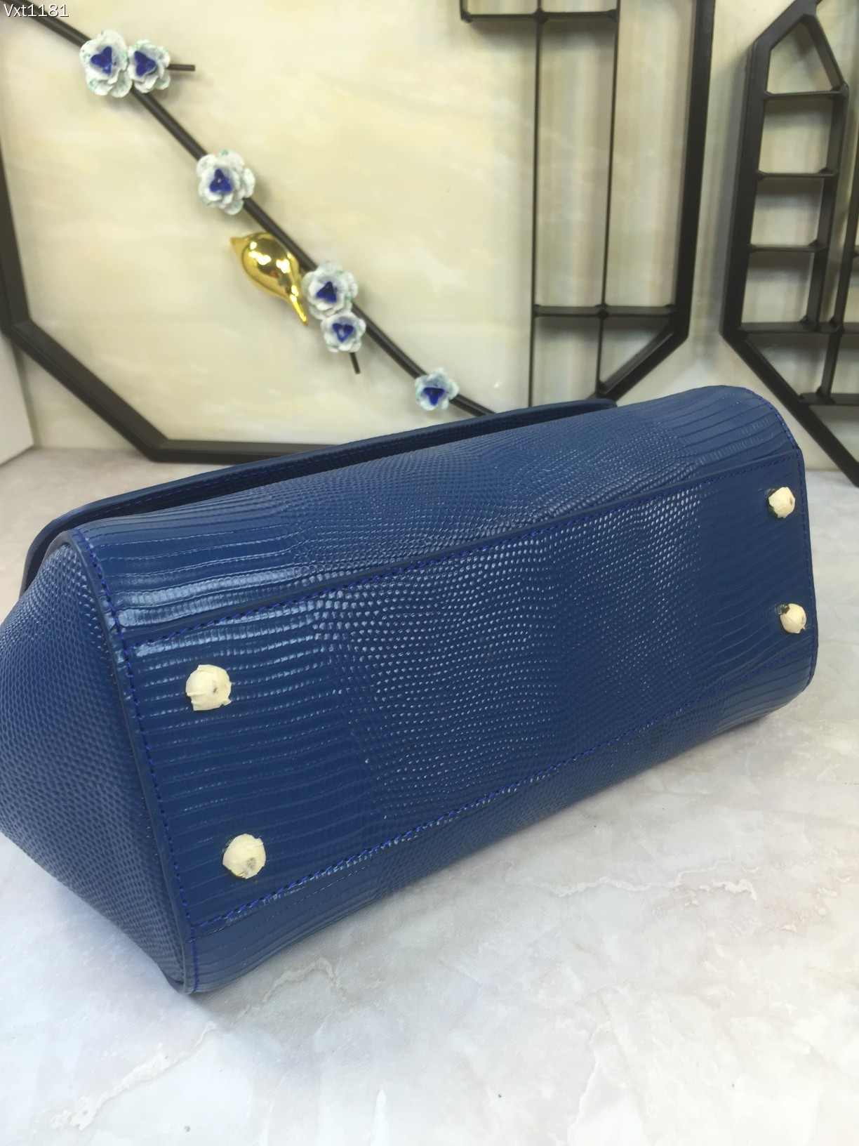 中号Dolce&Gabbana杜嘉班纳彩钻蜥蜴纹斜挎包原单完美袋形进口头层蜥蜴纹牛皮定制真空高电镀五金百