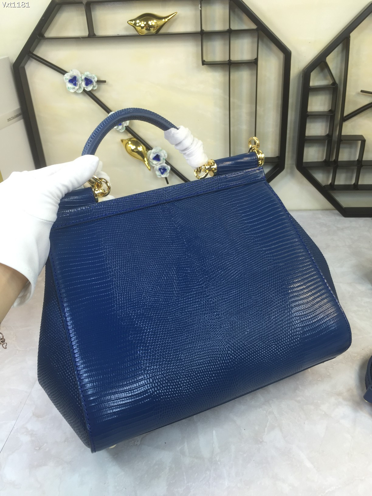 中号Dolce&Gabbana杜嘉班纳彩钻蜥蜴纹斜挎包原单完美袋形进口头层蜥蜴纹牛皮定制真空高电镀五金百