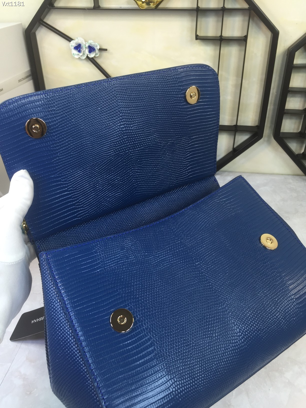 中号Dolce&Gabbana杜嘉班纳彩钻蜥蜴纹斜挎包原单完美袋形进口头层蜥蜴纹牛皮定制真空高电镀五金百
