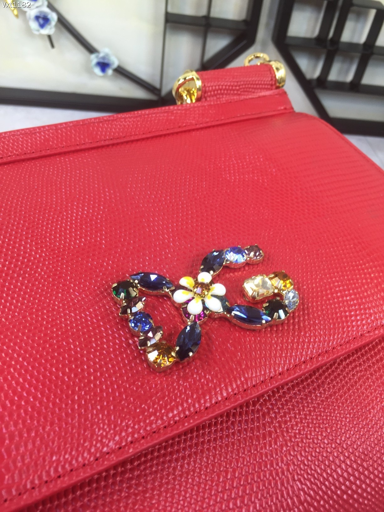 中号Dolce&Gabbana杜嘉班纳彩钻蜥蜴纹斜挎包原单完美袋形进口头层蜥蜴纹牛皮定制真空高电镀五金百