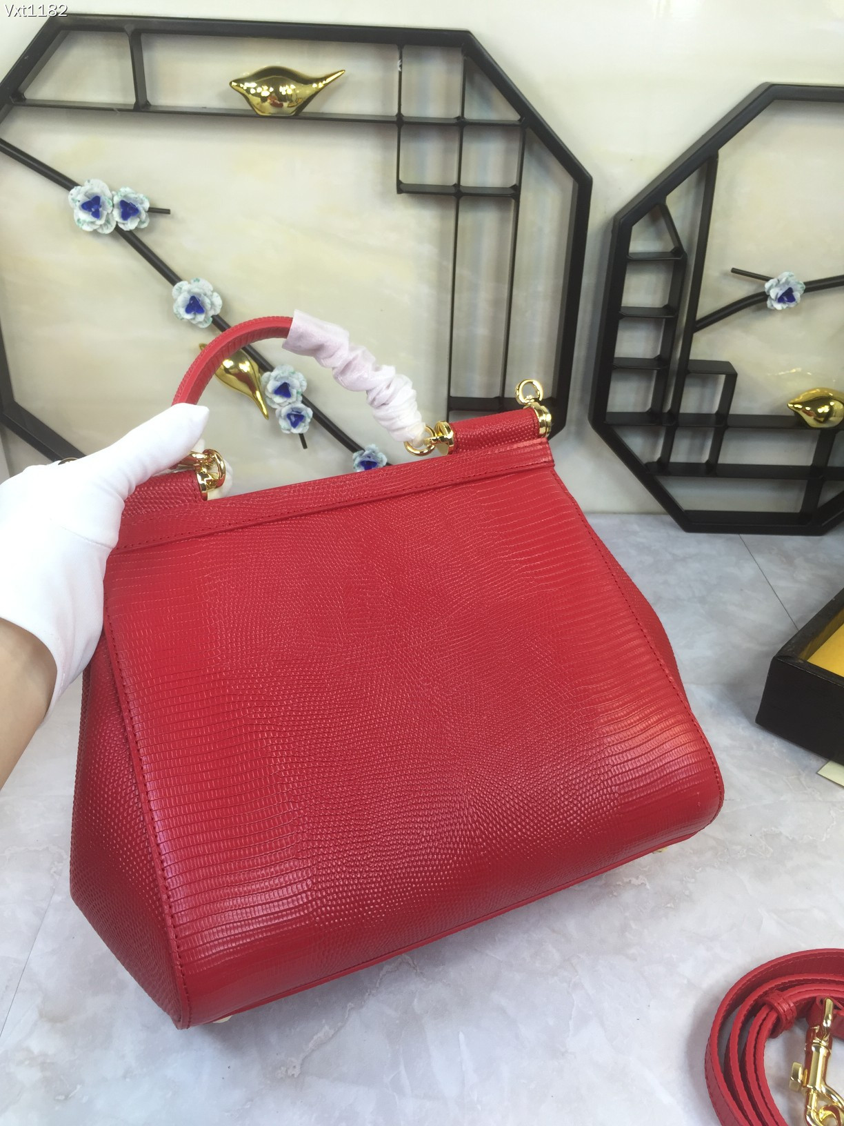 中号Dolce&Gabbana杜嘉班纳彩钻蜥蜴纹斜挎包原单完美袋形进口头层蜥蜴纹牛皮定制真空高电镀五金百